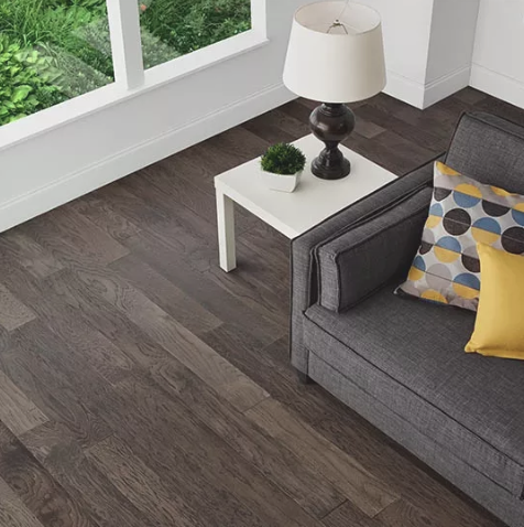 Horizen Flooring presents to you a picture of a 7-ply baltic birch core hickory hardwood flooring, manufactured by Regal Hardwoods. Color: Pewter